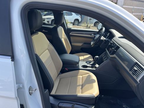 Used 2021 Volkswagen Atlas Cross Sport SE FWD image 26