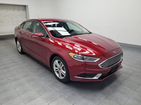 Used 2018 Ford Fusion SE w/ Fusion SE Technology Package FWD image 13