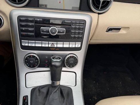 Used 2013 Mercedes-Benz SLK 250 w/ Premium I Pkg image 18