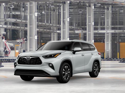 New 2026 Toyota Highlander XLE AWD/4WD image 1