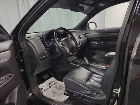 Used 2019 Mitsubishi Outlander GT AWD/4WD image 13