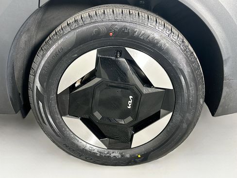 Used 2024 Kia EV9 Light Long Range image 11