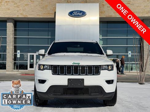 Used 2022 Jeep Grand Cherokee Laredo X image 4