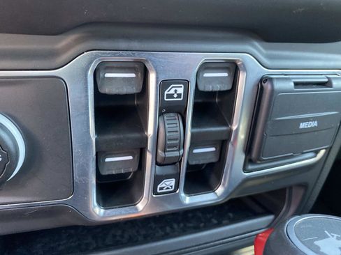 Certified 2023 Jeep Wrangler Sahara image 33