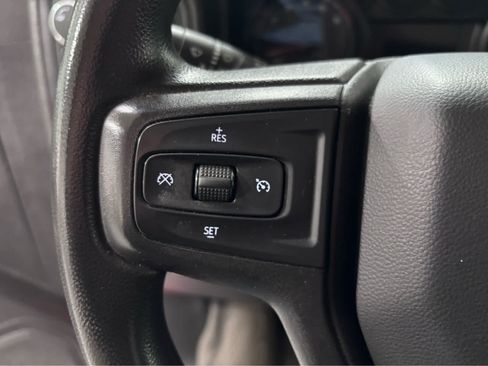 Used 2019 Chevrolet Silverado 1500 Custom w/ Custom Convenience Package AWD/4WD image 18