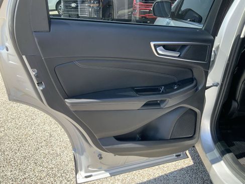 Used 2017 Ford Edge Titanium w/ Equipment Group 301A AWD/4WD image 55