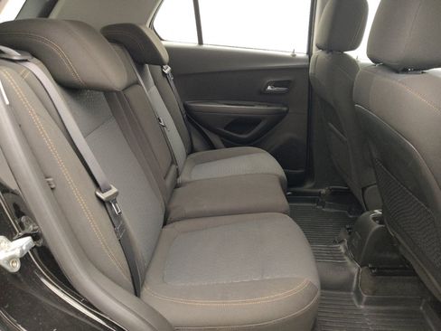 Used 2020 Chevrolet Trax LS AWD/4WD image 19