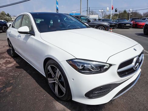 Used 2025 Mercedes-Benz C 300 4MATIC Sedan image 3
