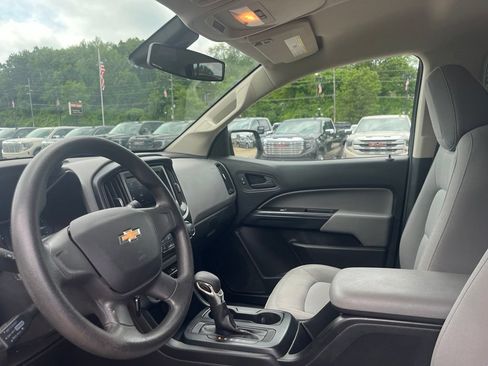 Used 2022 Chevrolet Colorado W/T AWD/4WD image 18