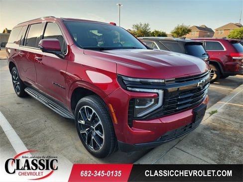 Used 2025 Chevrolet Suburban RST w/ RST Capability Package AWD/4WD image 1