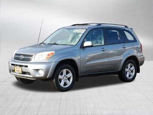 Used 2004 Toyota RAV4 4WD image 3