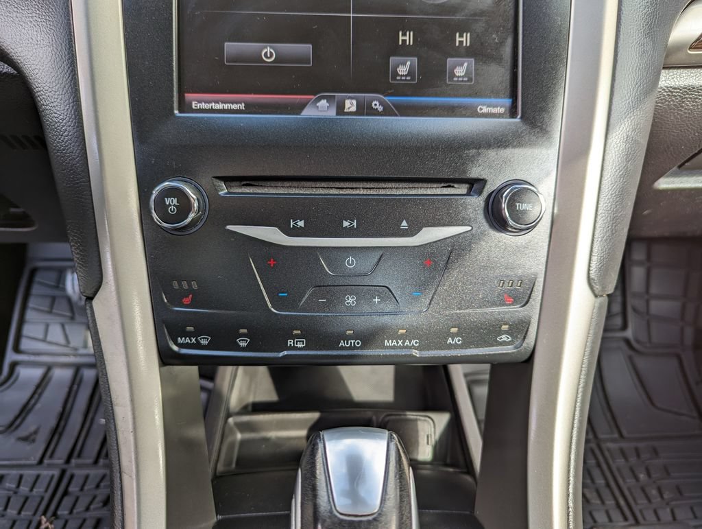 Used 2014 Ford Fusion Energi SE w/ Driver Assist Package FWD image 22