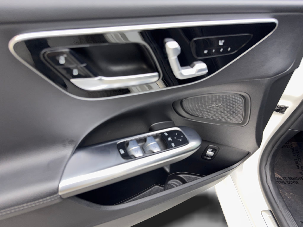 Used 2023 Mercedes-Benz C 300 Sedan image 32