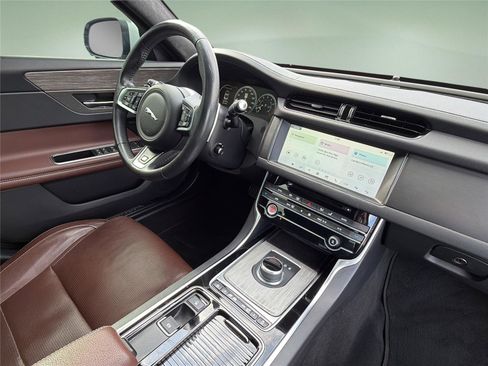 Used 2019 Jaguar XF S AWD/4WD image 15