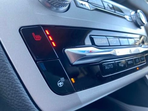 Used 2024 Ford Explorer XLT w/ Equipment Group 202A AWD/4WD image 32