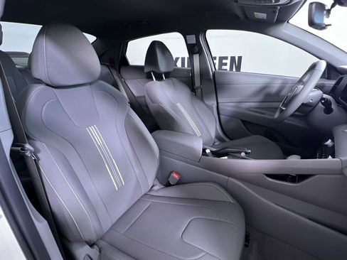 New 2025 Hyundai Elantra Sport image 27