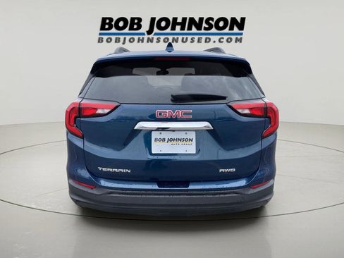 Used 2020 GMC Terrain SLE w/ Driver Convenience Package image 4