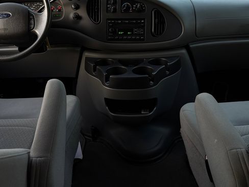 Used 2008 Ford E-350 and Econoline 350 XLT image 17