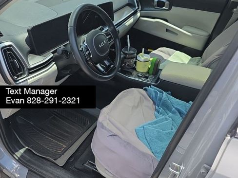 Used 2024 Kia Sorento S w/ Panoramic Sunroof Package FWD image 8