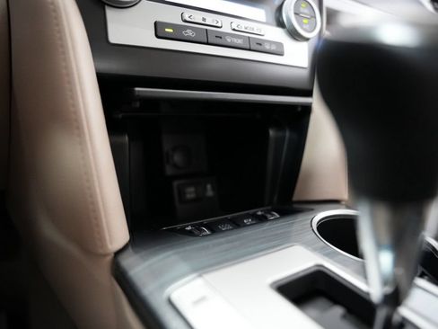Used 2013 Toyota Camry XLE w/ Leather Pkg FWD image 29