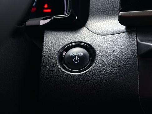 Used 2025 Toyota Camry LE w/ Convenience Package image 22