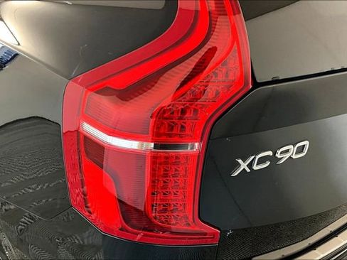 Used 2024 Volvo XC90 B5 Plus image 29
