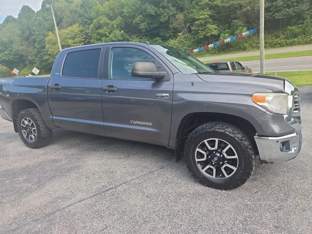 Used 2017 Toyota Tundra SR5 AWD/4WD image 4