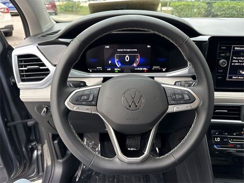 Used 2025 Volkswagen Taos SE image 14