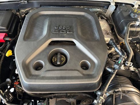 Used 2025 Jeep Wrangler Unlimited Sport AWD/4WD image 31