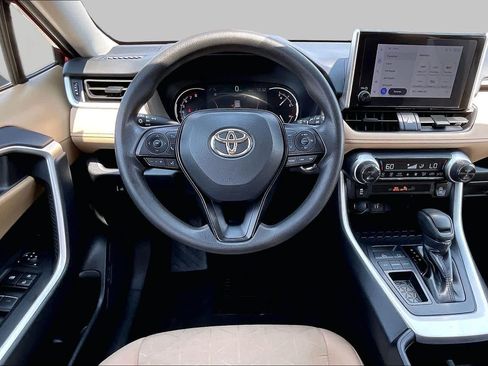 Used 2025 Toyota RAV4 XLE FWD image 6