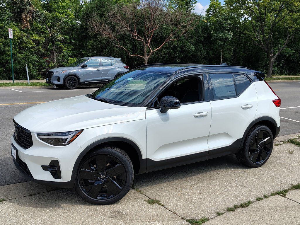 New 2026 Volvo XC40 B5 Ultra w/ Climate Package AWD/4WD image 3