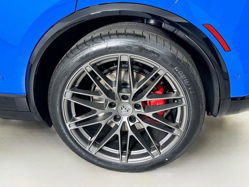 New 2026 Porsche Macan Turbo Electric AWD/4WD image 34