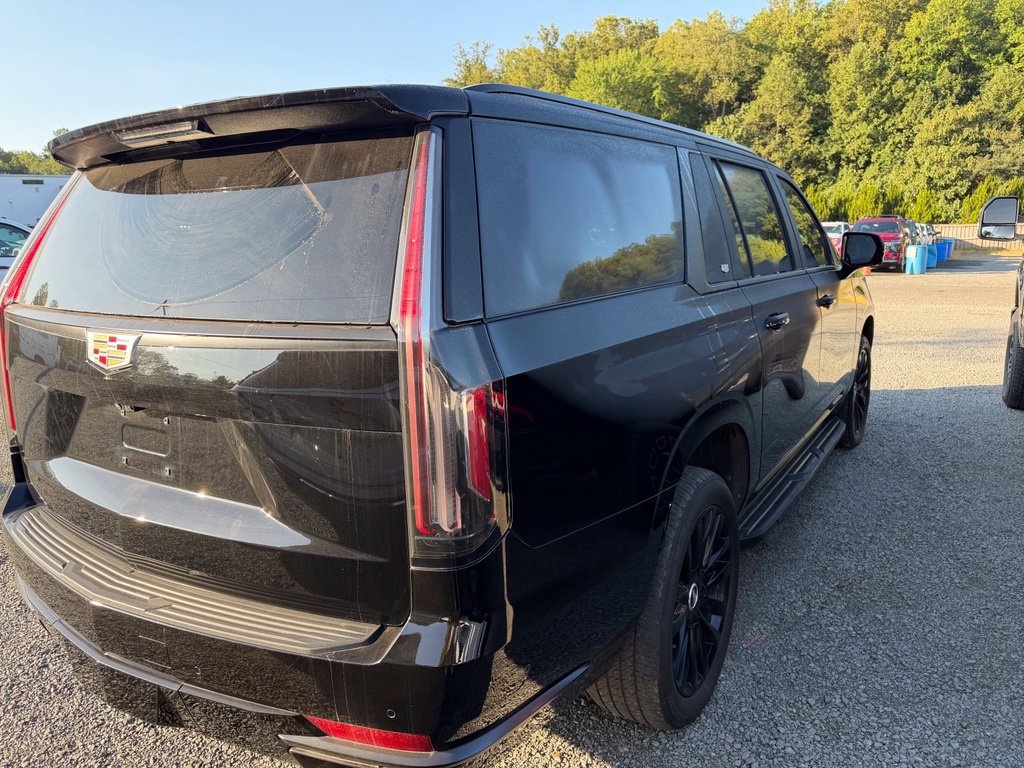 Used 2023 Cadillac Escalade ESV Premium Luxury AWD/4WD image 7