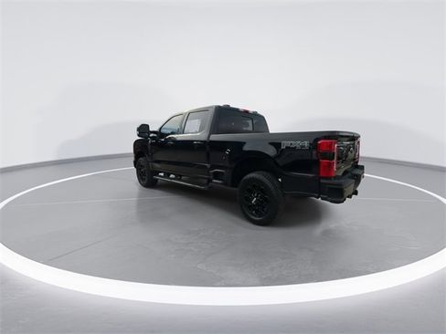 Used 2023 Ford F250 Lariat w/ Black Appearance Package image 6