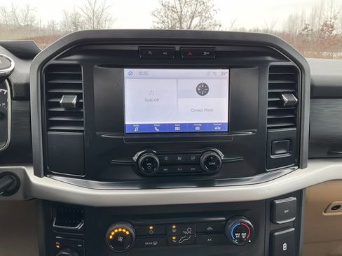 Used 2022 Ford F150 XLT image 3