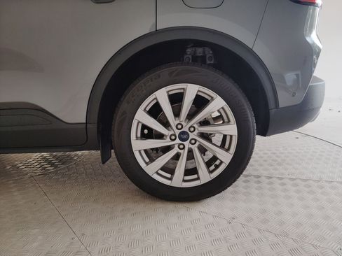 Certified 2022 Ford Escape Titanium w/ Titanium Elite Package image 8