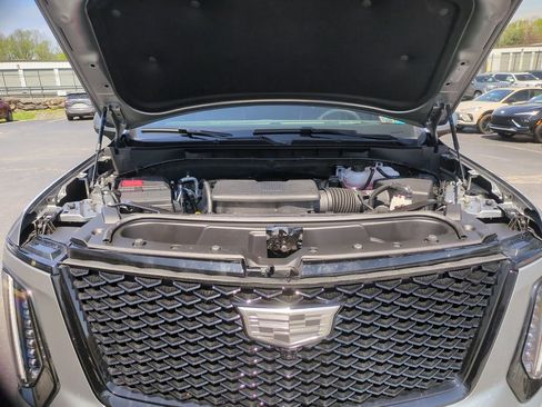 Used 2026 Cadillac Escalade Platinum Sport w/ LPO, ONYX Package AWD/4WD image 17