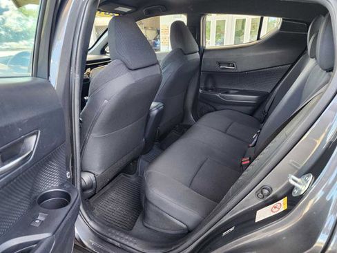 Used 2018 Toyota C-HR XLE FWD image 11