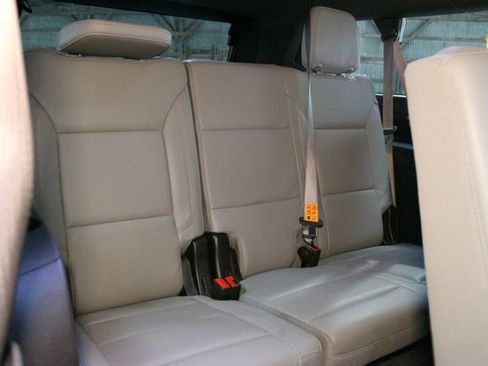 Used 2023 Chevrolet Suburban Z71 w/ Luxury Package AWD/4WD image 17