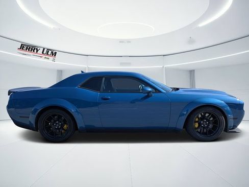 Used 2023 Dodge Challenger SRT Hellcat RWD image 2