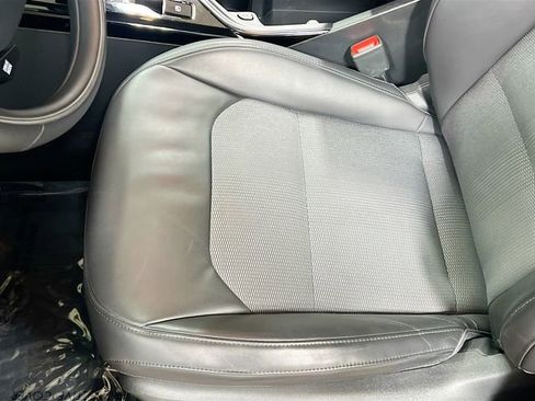 Certified 2023 Kia Niro EX image 19