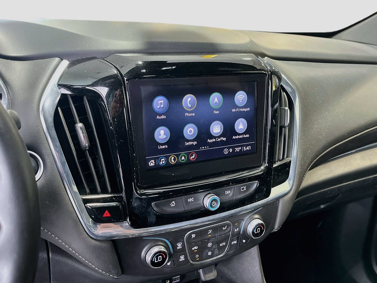 Used 2023 Chevrolet Traverse LT w/ LT Premium Package AWD/4WD image 15