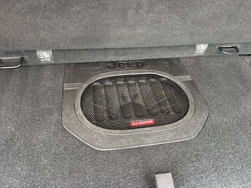 Used 2018 Jeep Wrangler Rubicon AWD/4WD image 30