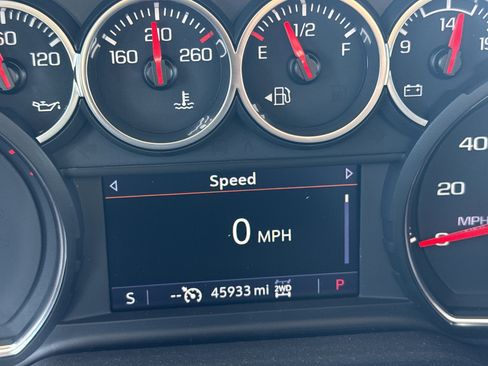 Used 2021 Chevrolet Suburban LT w/ LT Signature Package image 22