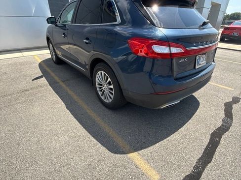 Used 2017 Lincoln MKX Select FWD image 4