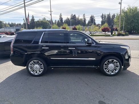 Used 2018 Cadillac Escalade Platinum AWD/4WD image 9