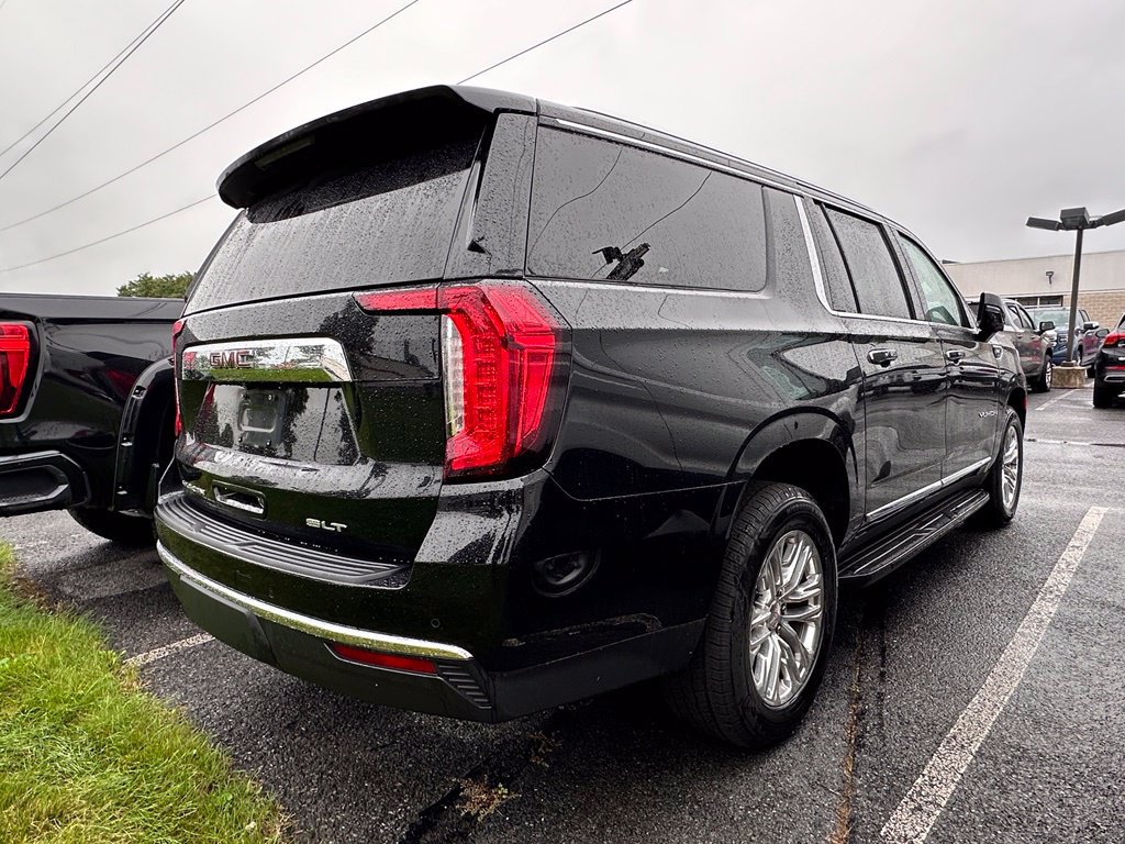 Used 2021 GMC Yukon XL SLT w/ SLT Premium Package AWD/4WD image 4