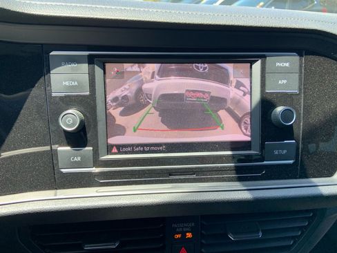 Used 2019 Volkswagen Jetta GLI FWD image 17