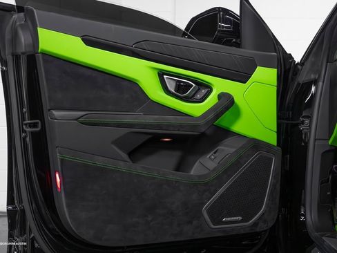 Used 2024 Lamborghini Urus S image 21