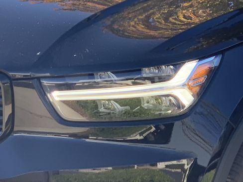 Used 2022 Volvo XC40 T5 R-Design w/ Advanced Package image 6